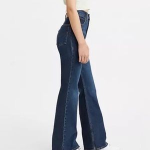 LEVI’S Premium
70'S HIGH RISE FLARE WOMEN'S JEANS